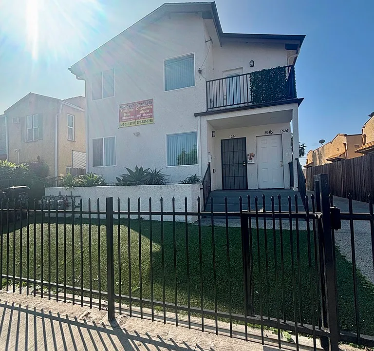 924 W 78th St