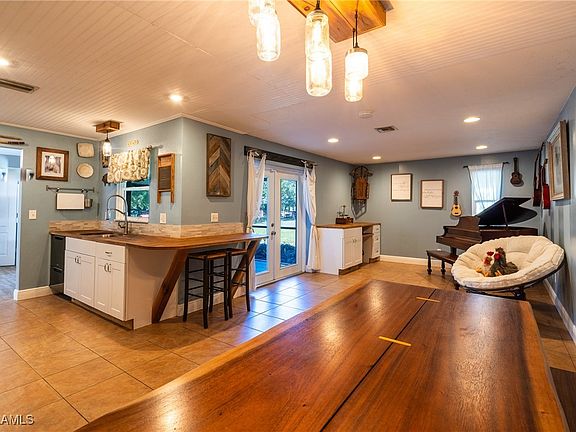 3rd image of 11391 Shirley Ln