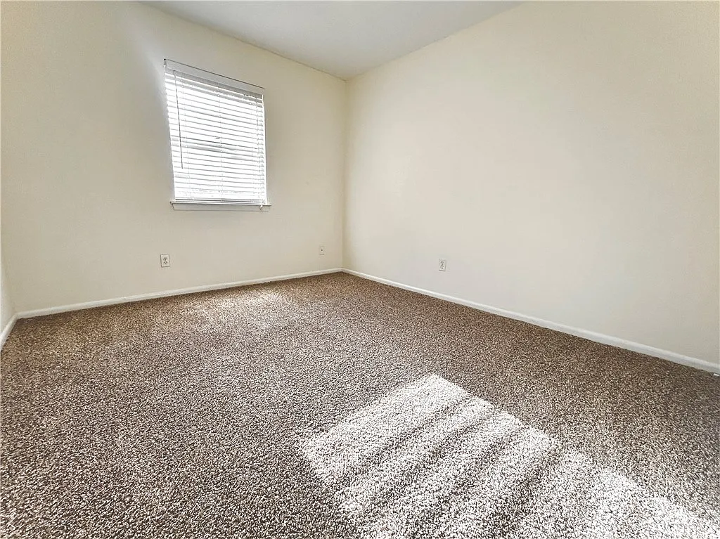 2 bed, 1596 sqft, $850 — Photo 4