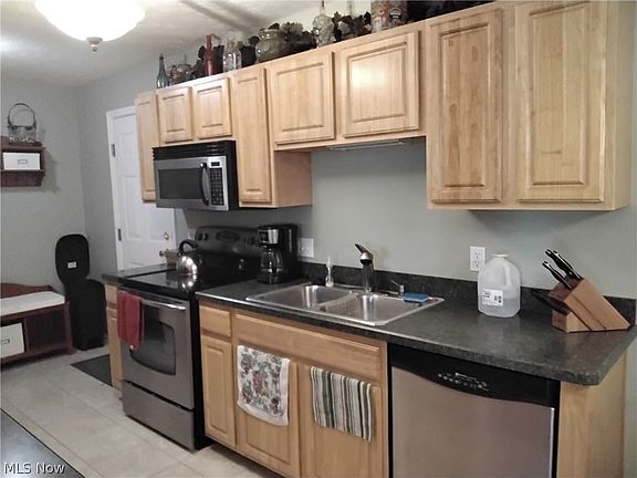 4th image of 722 Cranberry Ct