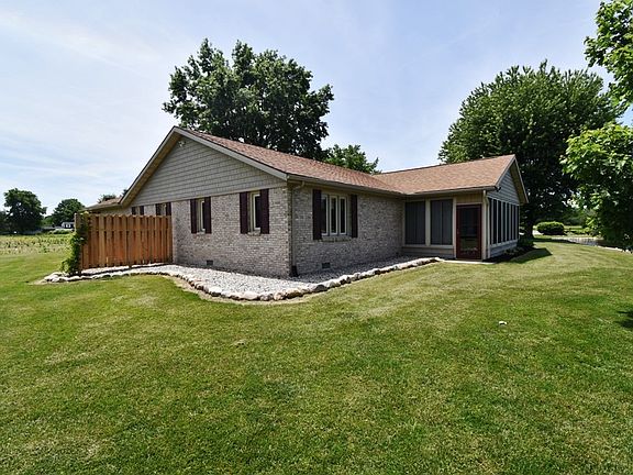 4th image of 1611 N Redbud Dr