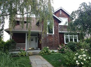 8627 46th Ave SW, Seattle, WA 98136