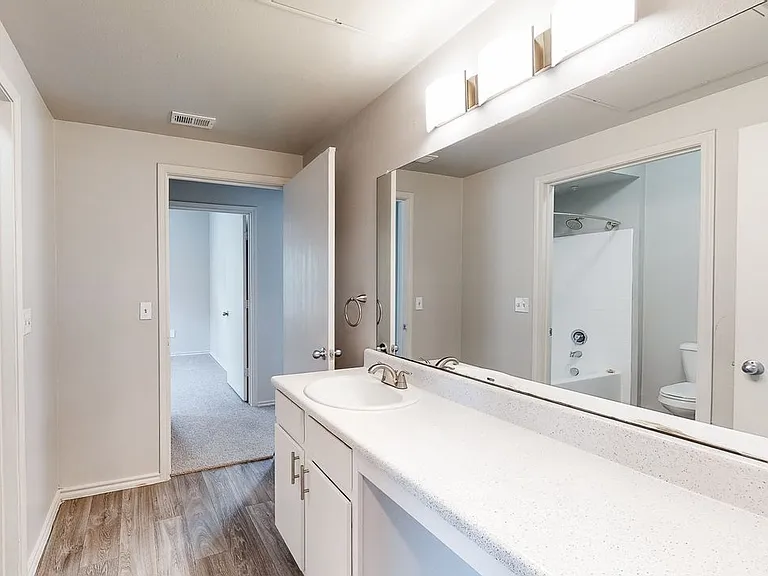 Sereno Park Apartments — Photo 89