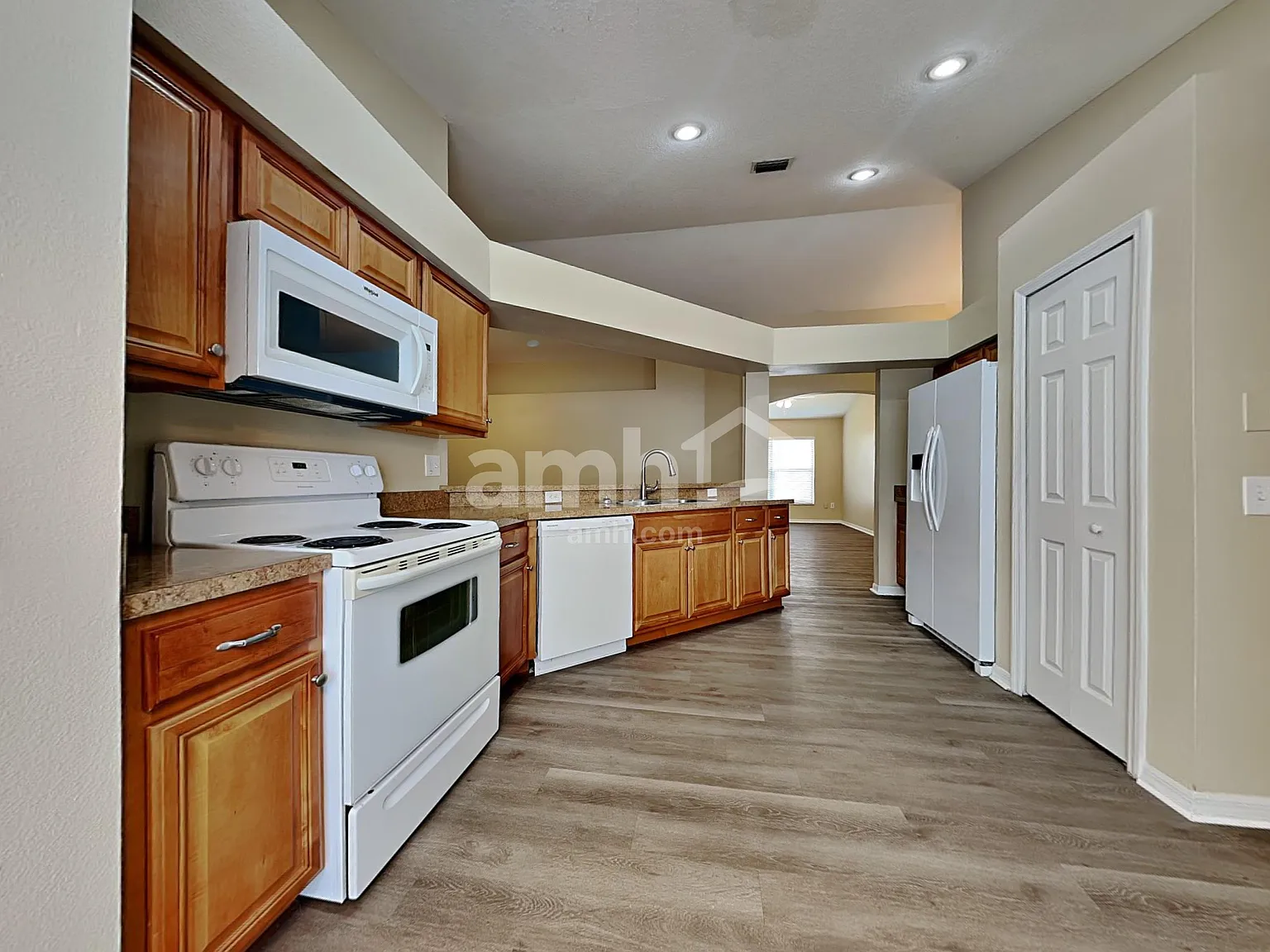 4 bed, 3.0 bath, 1808 sqft, $2,780 — Photo 3