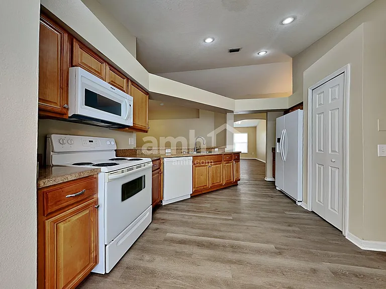 9312 Hidden Water Cres — Photo 3