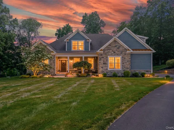 35 Briarwood Lane, New Windsor, NY 12553