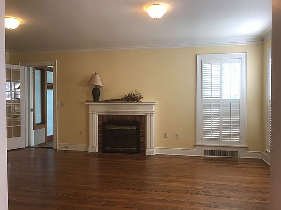 5th image of 141 Robertson Ave