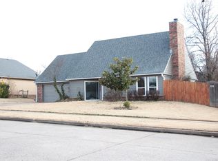 105 W Winston Ct, Broken Arrow, OK 74011