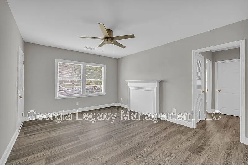 36 Andrews Ct — Photo 4