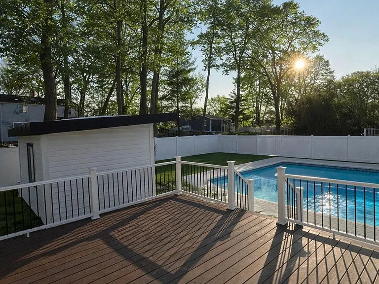 20 Roslyn Dr — Photo 2