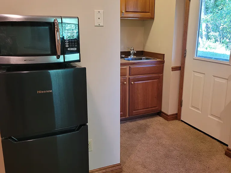 1030 S Black Ave — Photo 1