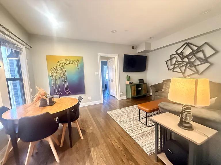 Living room/dining room