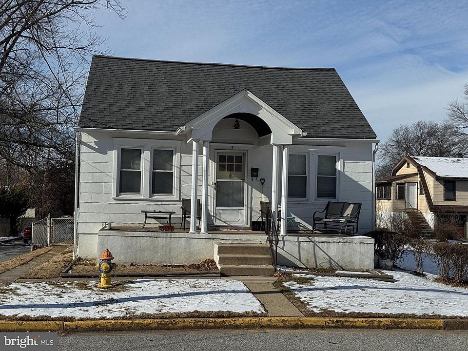 1st image of 17 Oak Ave