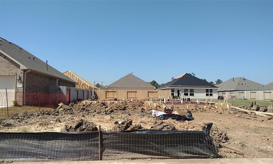 1st image of 218 Brookwood Park Ln