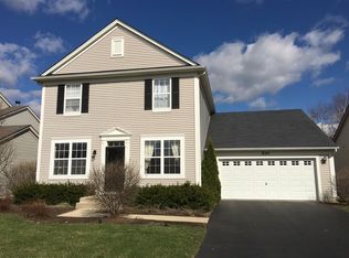 510 Red Sky Dr, St Charles, IL 60175
