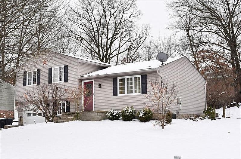 1st image of 224 Woodridge Dr