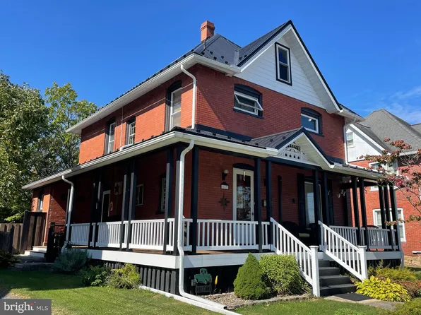 107 S Chestnut St, Mill Hall, PA 17751