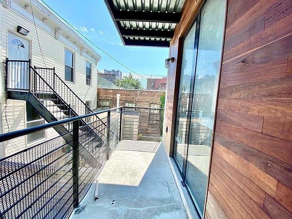 5th image of 315 Franklin Ave #4B