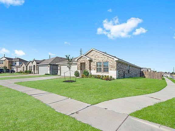 3rd image of 4115 Magliana Ln