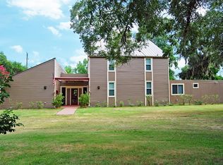 36631 Commanche Rd, Wallis, TX 77485