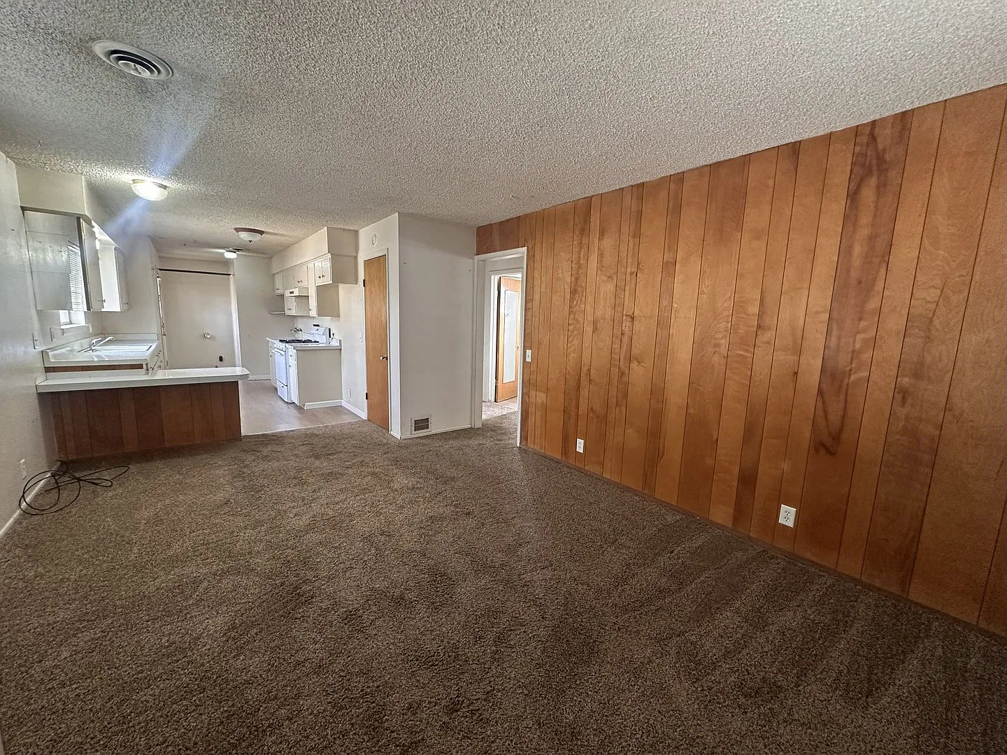 2BD, 1.5BA Home — Photo 3
