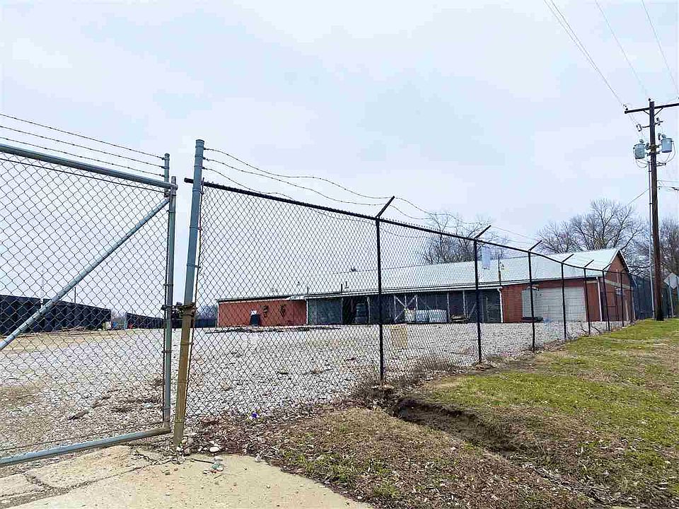 2nd image of 2408 Hendricks St