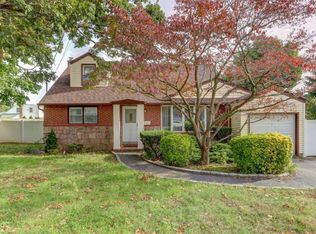 3 High St, Farmingdale, NY