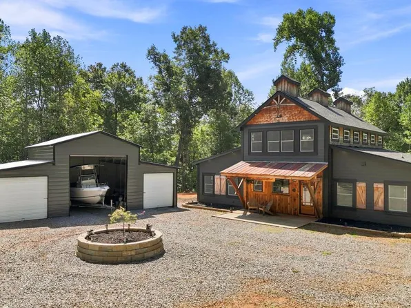 180 Red Plum Dr, Ellijay, GA 30540