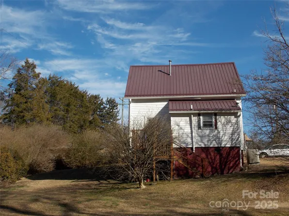 217 Stillwell St, Rhodhiss, NC 28667