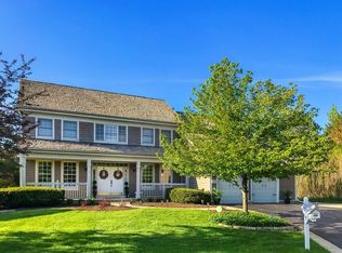 14100 W Rodmell Ct, Libertyville, IL 60048