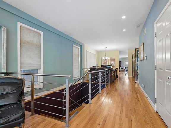 5th image of 841 W Buckingham Pl #1