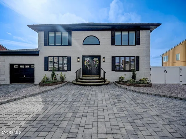 27 Antiqua Avenue, Toms River, NJ 08753