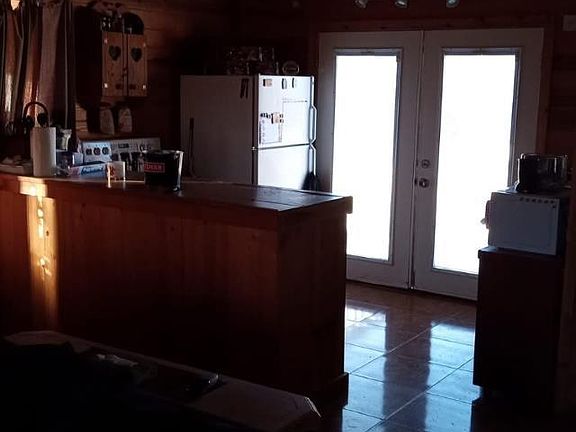 4th image of 408-408 Ballard Rd