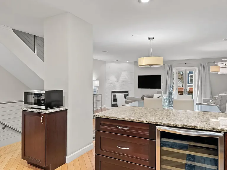 31B 6th St #31B — Photo 6