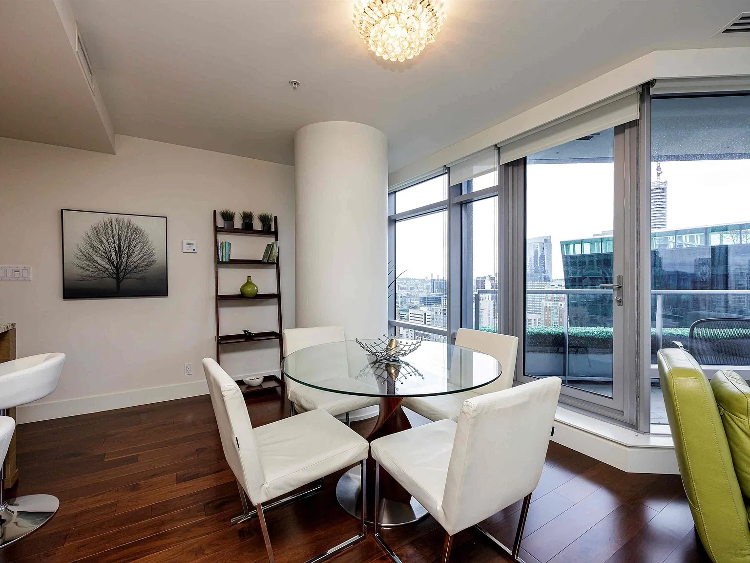 2 bed, 1134 sqft, $8,250 — Photo 2