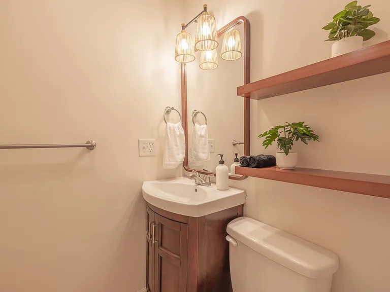 313 W Maple St #2 — Photo 19