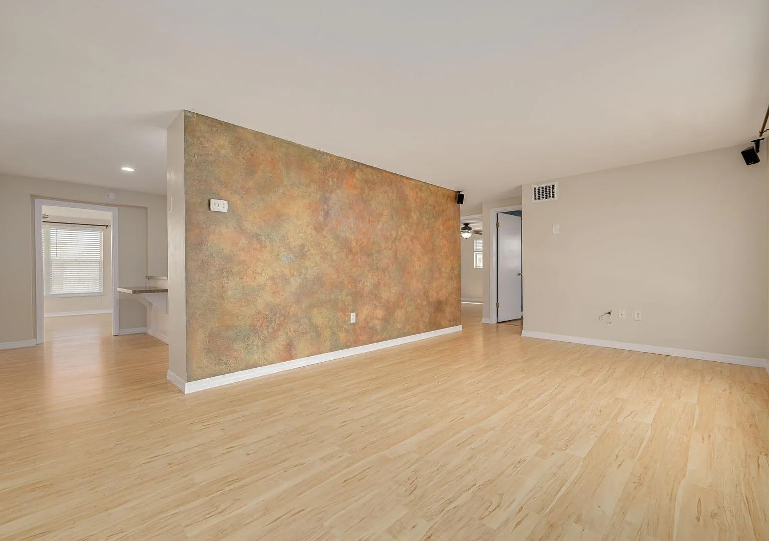 4907 Picture Ave — Photo 2