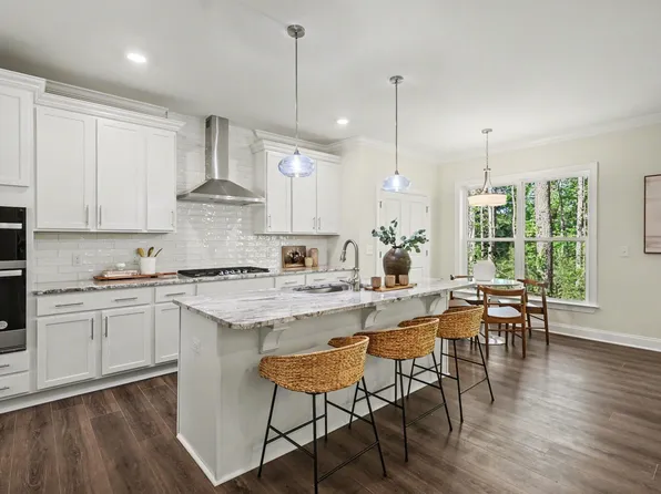 900 SW Maynard Rd, Cary, NC 27511