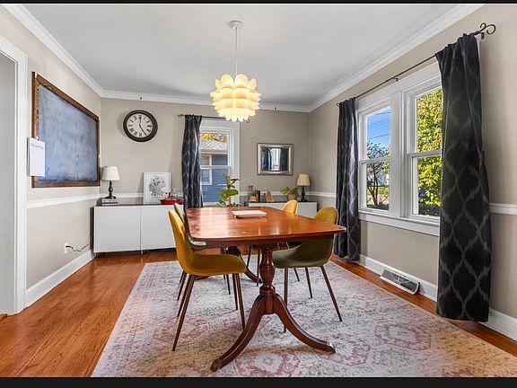 3rd image of 2523 15th Ave
