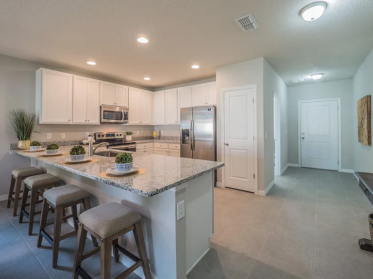 820 NE 7th Pl — Photo 1