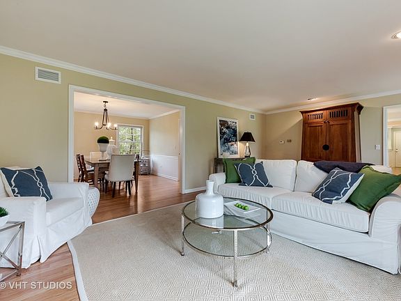 3rd image of 1401 Wood Hill Ln
