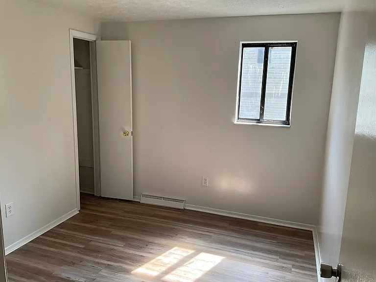 446 Crosby Dr — Photo 15