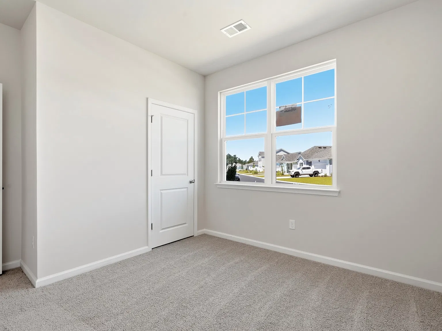 4 bed, 1600 sqft, $2,400 — Photo 2