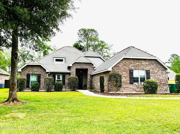 7444 Turnberry Dr, Diamondhead, MS 39525