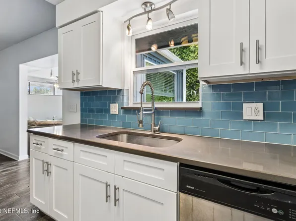 1207 14TH Street N, Jacksonville Beach, FL 32250