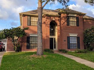 13607 Robin Hill Ct, Houston, TX 77059