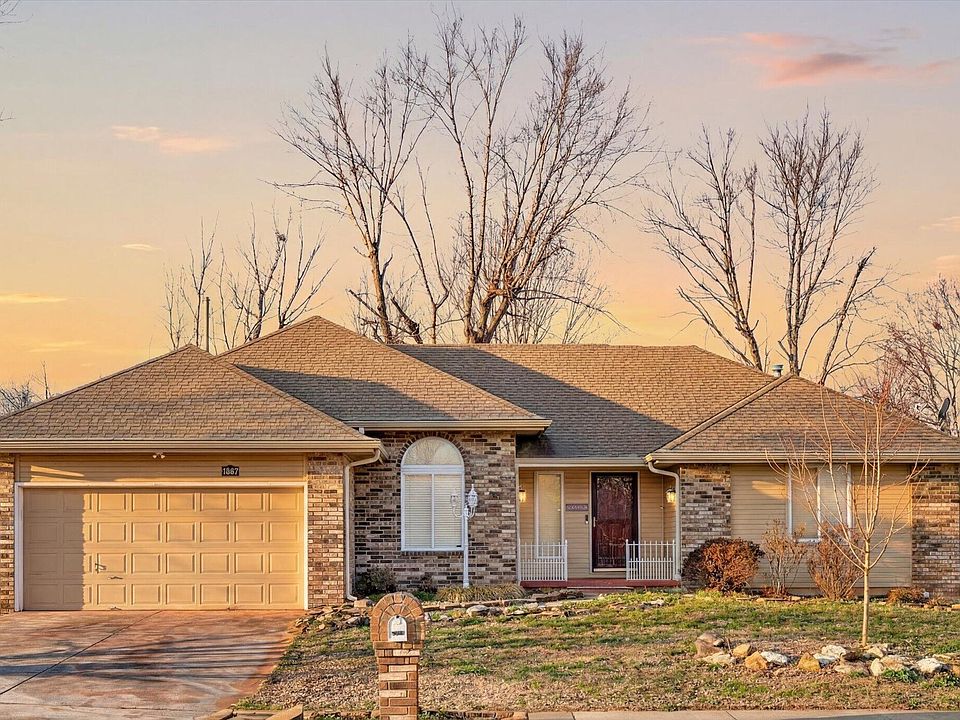 1st image of 3669 S Ridgecrest Avenue