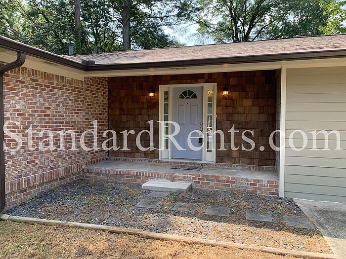 2nd image of 729 Anderson Dr