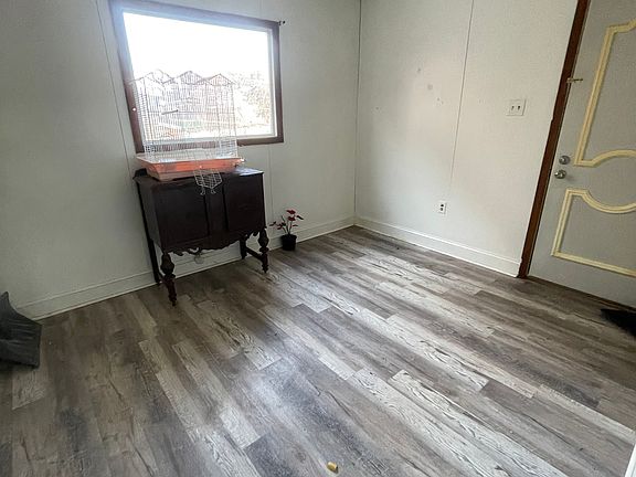 4th image of 2256 E Allegheny Ave