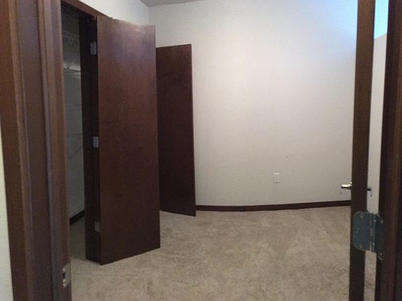 4th image of 425 W Washington Ave APT 109